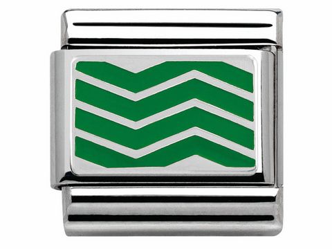 Silberner Charm von Nomination aus Edelstahl mit grüner Emaille, zickzackförmigem Muster und modischem Design, ideal für eine individuelle Armbandgestaltung.