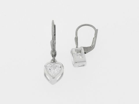 Silber Ohrringe in Herzform mit Zirkonia, süß und elegant. Hängerdesign von Juwelier Harnisch, perfekt für jeden Anlass. Ohrhänger mit Stein, glänzendes Silber.