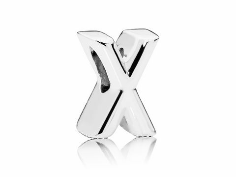 Pandora Charm in Form des Buchstabens X aus 925 Sterling Silber, glänzende Oberfläche und einzigartiges Design, ideal für personalisierte Schmuckstücke.