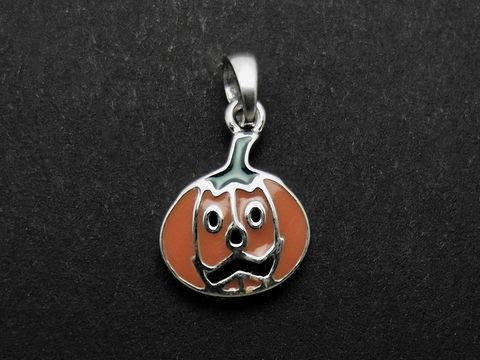 Kürbis Silber Anhänger rhodiniert in orange und grün mit lustigem Gesicht, ideal für Kinder und passend zum Herbst, Hersteller Juwelier Harnisch.