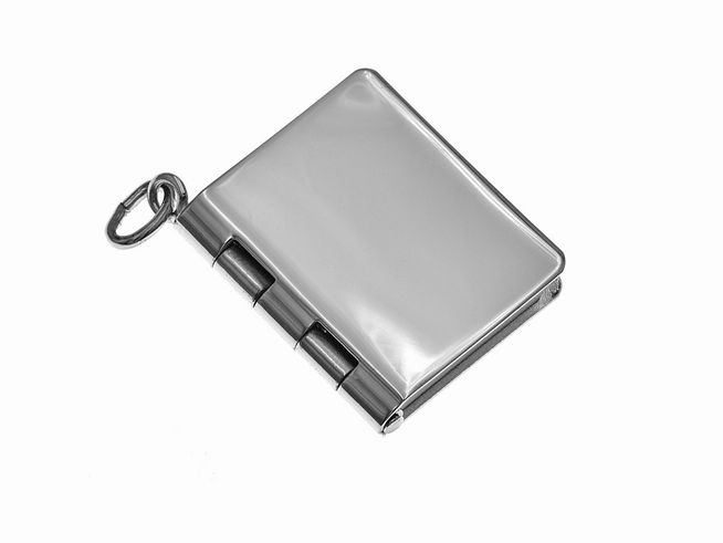 Silber Anhänger - kleinste Tagebuch - mit echten Seiten, Hersteller: Juwelier Harnisch, Sonderformen, elegante Design, ideal für persönliche Notizen und Erinnerungen in kompaktem Format.
