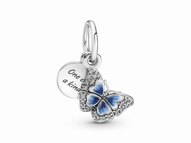 Pandora blauer Schmetterling mit Zirkonia und Emaille in Blau, Silber Anhänger mit charmantem Zitat „One of a kind“, perfekt für individuelle Schmuckliebhaber.