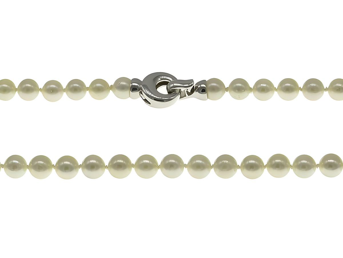 Perlenkette aus Süßwasser-Zuchtperlen in Creme mit einem Durchmesser von 6-6,5 mm und einer Länge von 46 cm, klassisch gestaltet, Hersteller Juwelier Harnisch.