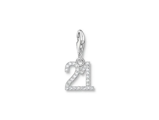 56972674-0 Charm-Anhänger von Thomas Sabo in Silber mit der Zahl 21, besetzt mit Zirkonia-Steinen, für eine elegante und funkelnde Ergänzung zu jedem Schmuckstück.