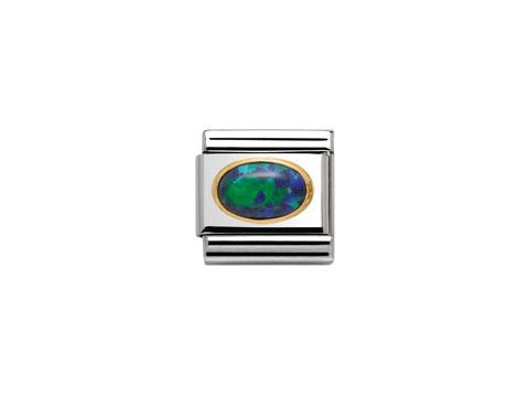 Nomination Classic Opal grün-blau Steine 030502 26 zeigt einen ovalen Edelstein in einem glänzenden Metallrahmen, ideal für Armbänder und Schmuckliebhaber.