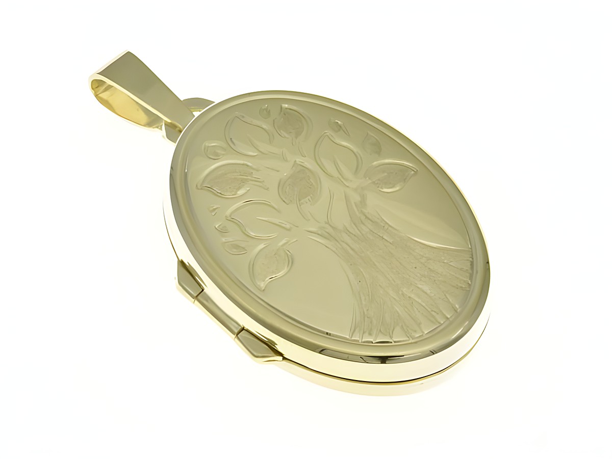 Ovales Medaillon aus teilmattiertem Sterling Silber, vergoldet in Gelbgold, mit eingraviertem Lebensbaum, Hersteller Juwelier Harnisch.