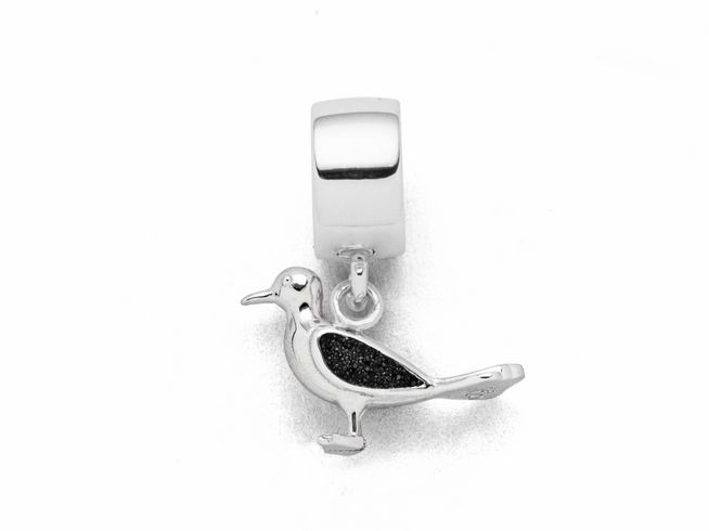 Charm einer Möwe aus Sterling Silber mit Lavasand-Einsatz, elegant gestaltet und perfekt als Accessoire für individuelle Armbänder, Hersteller DUR.