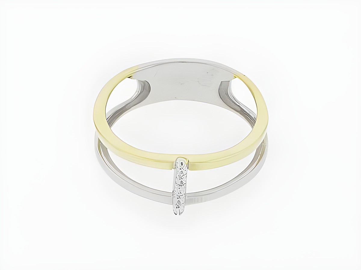 Moderner Ring aus Silber rhodiniert in Größe 56 mit Zirkonia. Der Ring ist zweifärbig, mit einer gelben und einer silbernen Verbindung und einem funkelnden Zirkonia-Einsatz.