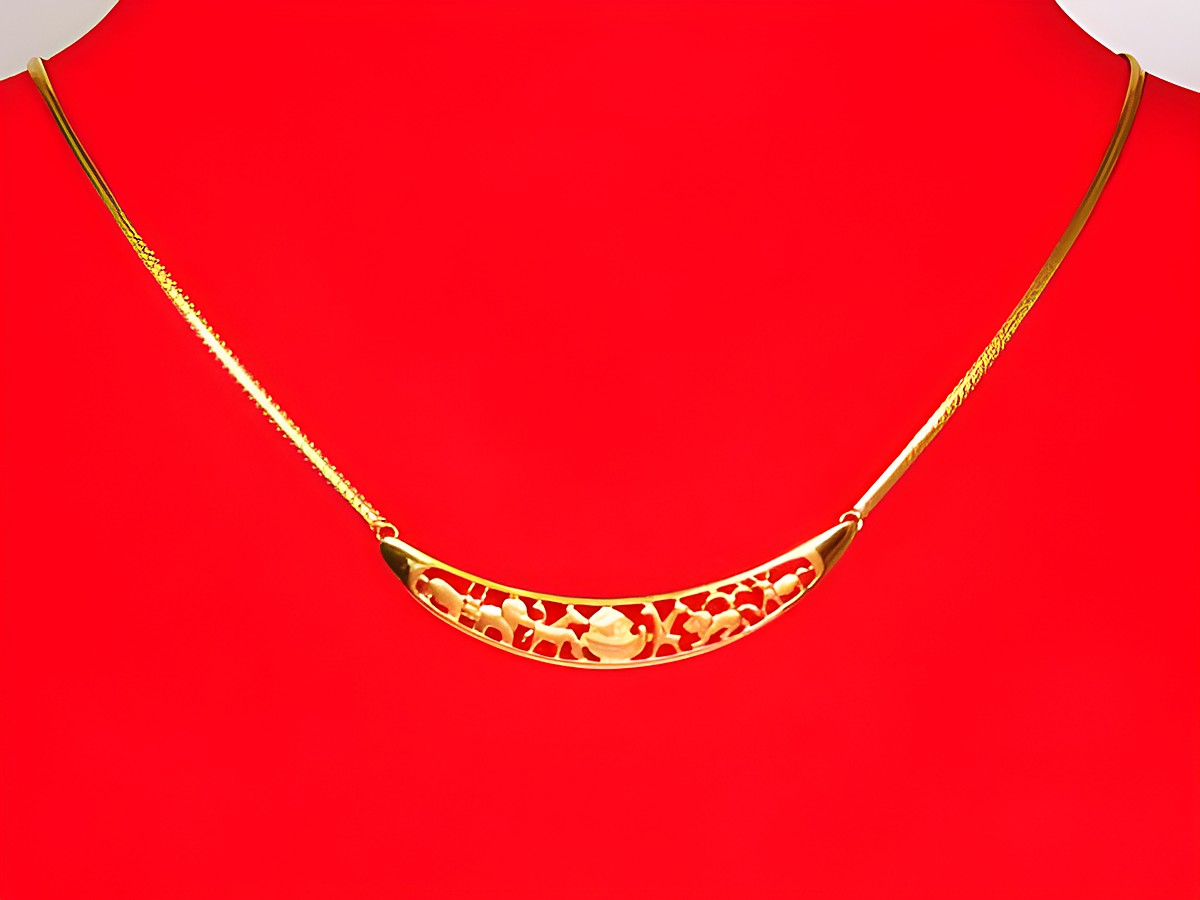 Collier Goldkette 585 mit einem Mittelteil in Form der Arche Noah, gefertigt vom Juwelier Harnisch, Länge 43 cm, elegante und filigrane Aufmachung ideal für besondere Anlässe.