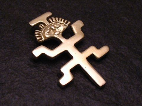 Gott in Koboldgestalt Anhänger aus Silber vergoldet, mit einzigartigem Design und feinen Details, hergestellt von Juwelier Harnisch, ideal als Schmuckstück für besondere Anlässe.