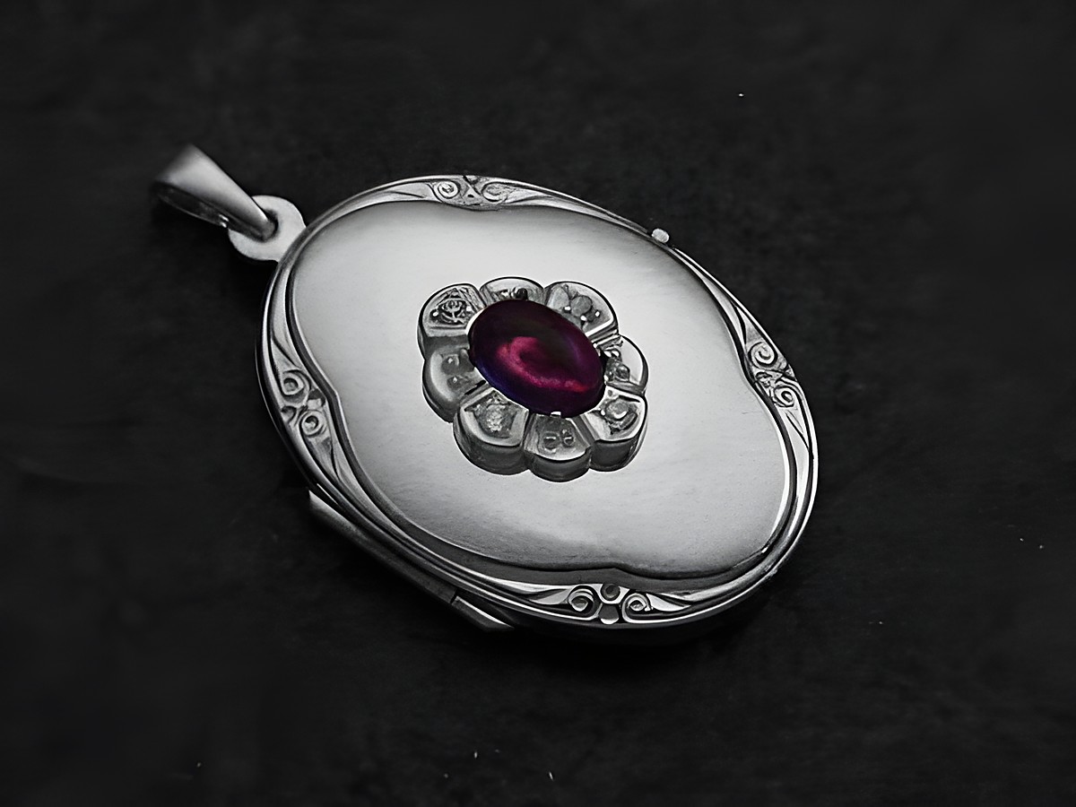 Amethyst lila Medaillon Cabochon in rhodiniertem Sterling Silber, mit floralem Design und einer eleganten Fassung, hergestellt von Juwelier Harnisch. Stilvolle Schmuckstück für besondere Anlässe.