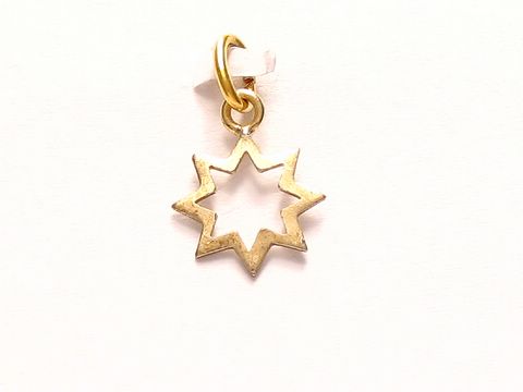 Kinderschmuck Star Anhänger mit Gold Auflage von Juwelier Harnisch, schöner Sternanhänger aus hochwertigem Material, ideal als Geschenk für Kinder, zart und stilvoll, perfekt für jeden Anlass.