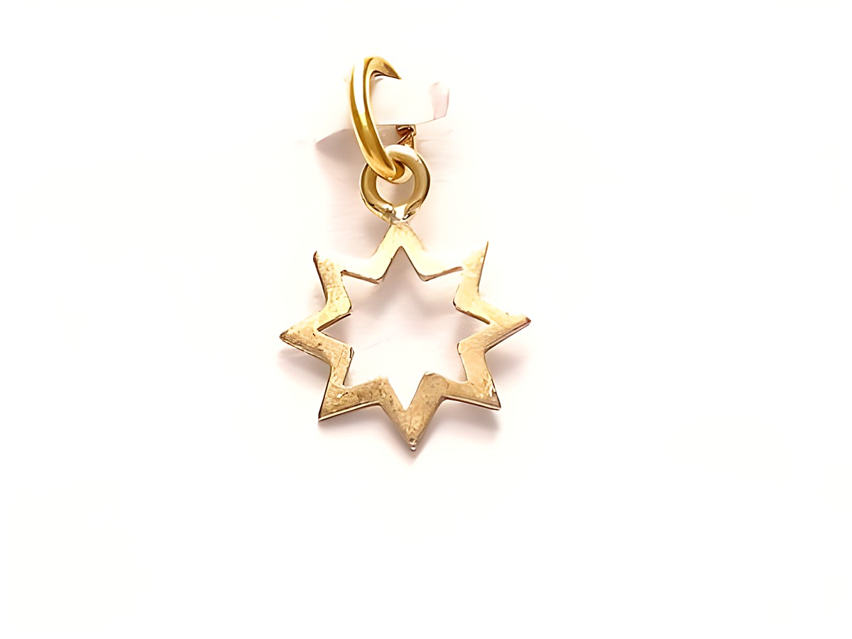 Kinderschmuck Star Anhänger mit Gold Auflage von Juwelier Harnisch, schöner Sternanhänger aus hochwertigem Material, ideal als Geschenk für Kinder, zart und stilvoll, perfekt für jeden Anlass.