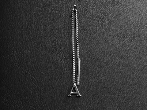 Silber Ohrring Buchstabe A Initialen Ohrhänger 1 Stück von Juwelier Harnisch aus hochwertigem Material, elegant und modern gestaltet, ideal als persönliches Accessoire oder Geschenk.