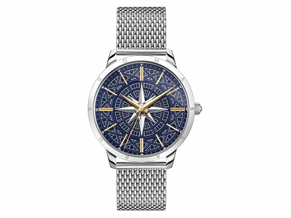 Thomas Sabo Herrenuhr WA0350-201-209 mit Edelstahlgehäuse und Edelstahlband, Zifferblatt in Blau mit kunstvollem Muster und goldenen Zeigern.