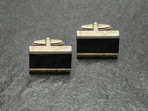 Vergoldete Manschettenknöpfe mit echtem Onyx im Rechteckdesign, Hersteller Juwelier Harnisch, goldfarben, elegant und stilvoll für besondere Anlässe.