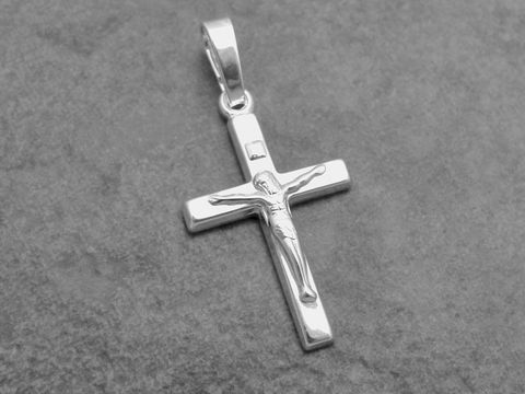 Silber Anhänger in Form eines Kreuzes mit Jesusfigur, religiös, Hersteller Juwelier Harnisch, ideal für den persönlichen Glauben oder als Geschenk.