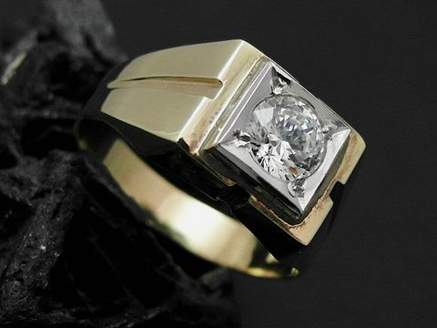 Goldring markant Gold 333 bicolor mit Zirkonia in der Größe 66, Hersteller Juwelier Harnisch, ideal für Übergrößen ab 60/19.