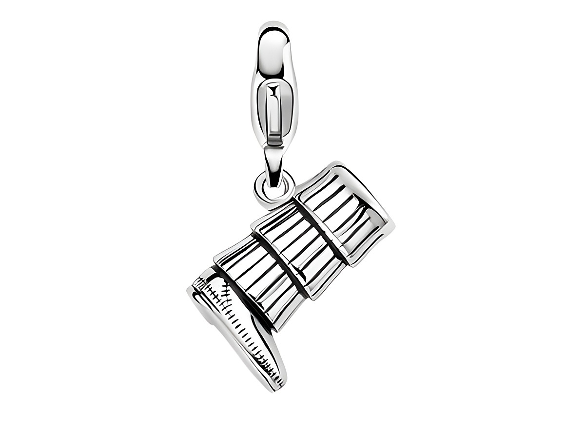 Silberner Charms Stiefel von Ti Sento, mit feinen Details und einem glänzenden Finish, ideal für die Verschönerung von Schmuckstücken und modischen Akzenten.