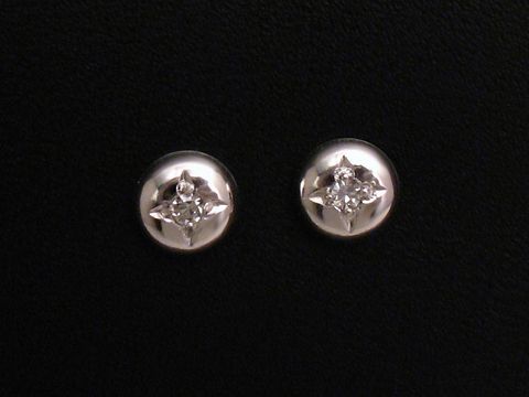 Ohrringe Diamant 0,03 ct. W/P1 ELEGANCE aus Weißgold 585 vom Hersteller Juwelier Harnisch, zeitloses Design mit funkelnden Diamanten in eleganter Fassung.