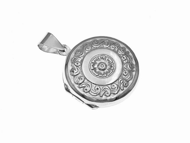 Rundes Medaillon aus Silber mit einem filigranen Blütenmuster, geeignet für zwei Bilder, hergestellt von Juwelier Harnisch, dekorative Schmuckstück für persönliche Erinnerungen.