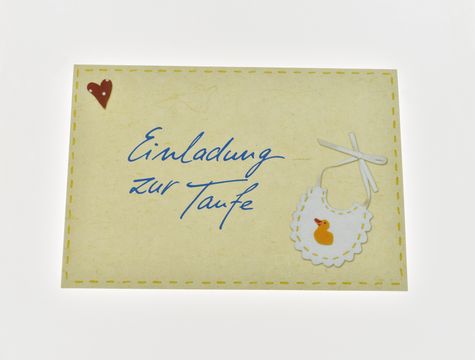 Einladungskarte zur Taufe mit einem herzförmigen Motiv und einem Lätzchen mit einer Ente. Set mit 5 Karten, Hersteller Juwelier Harnisch.