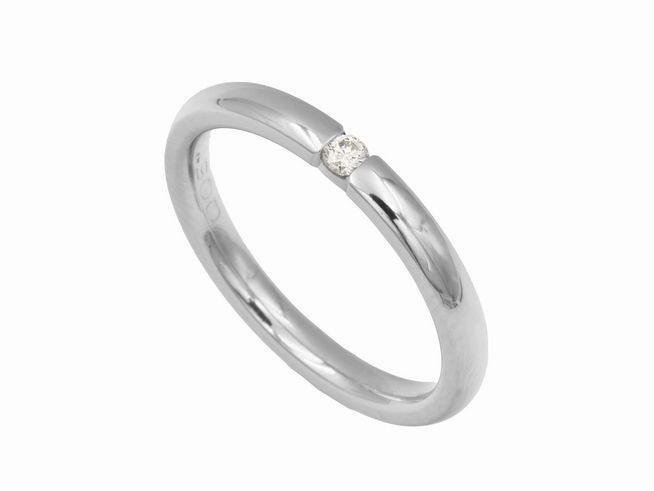 Platin Ring klassisch aus Platin 960 mit einem lupenreinen Diamanten 0,05 ct tw-if in Größe 56, gefertigt von Juwelier Harnisch, elegant und zeitlos im Design.