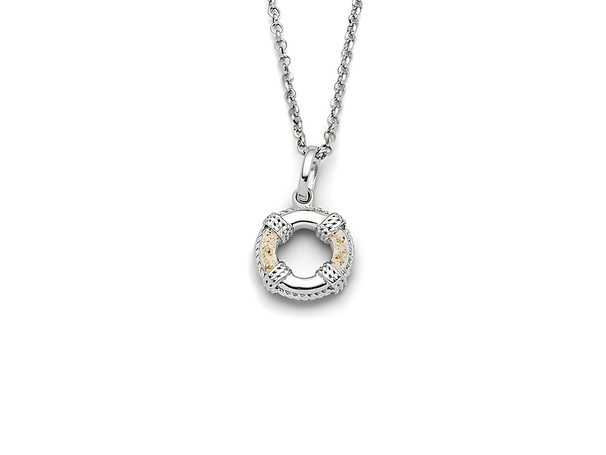 Eine elegante Halskette mit einem Anhänger in Form eines Rettungsrings aus Sterling Silber mit goldenen Akzenten, geeignet für einen maritimen Look und gefertigt von DUR.