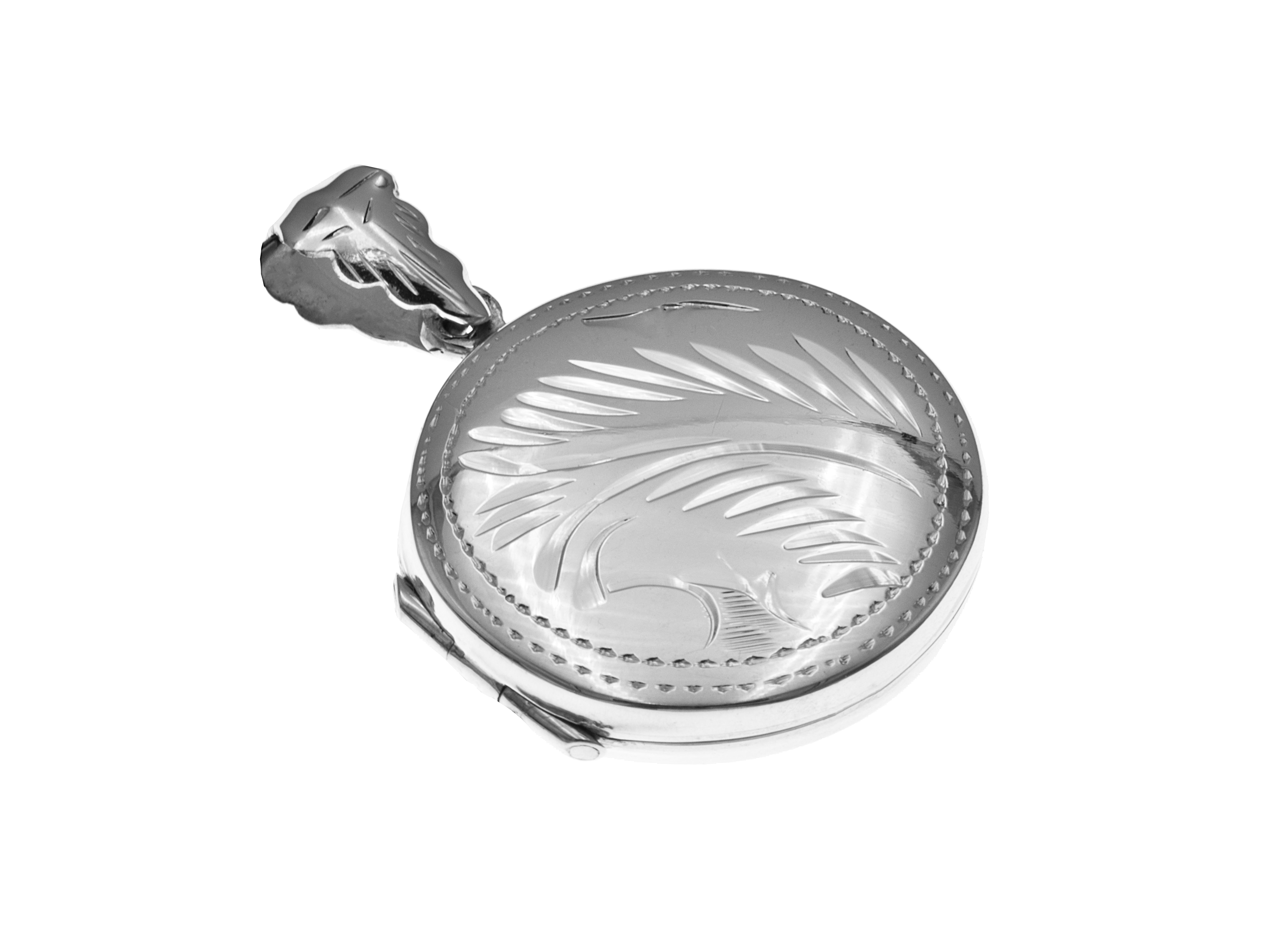 Rundes Medaillon Foto Anhänger 925 Sterling Silber des Herstellers Juwelier Harnisch mit feiner Gravur von Blättern, elegant und zeitlos gestaltet. Ideal zum Fotografieren oder als persönliches Geschenk.