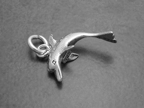 Kleiner Delphin -925 Sterling Silber Anhänger- WASSER, Hersteller: Juwelier Harnisch, Tiere, filigrane Ausarbeitung mit glänzender Oberfläche und feinem Detail. Ideal für Schmuckliebhaber.