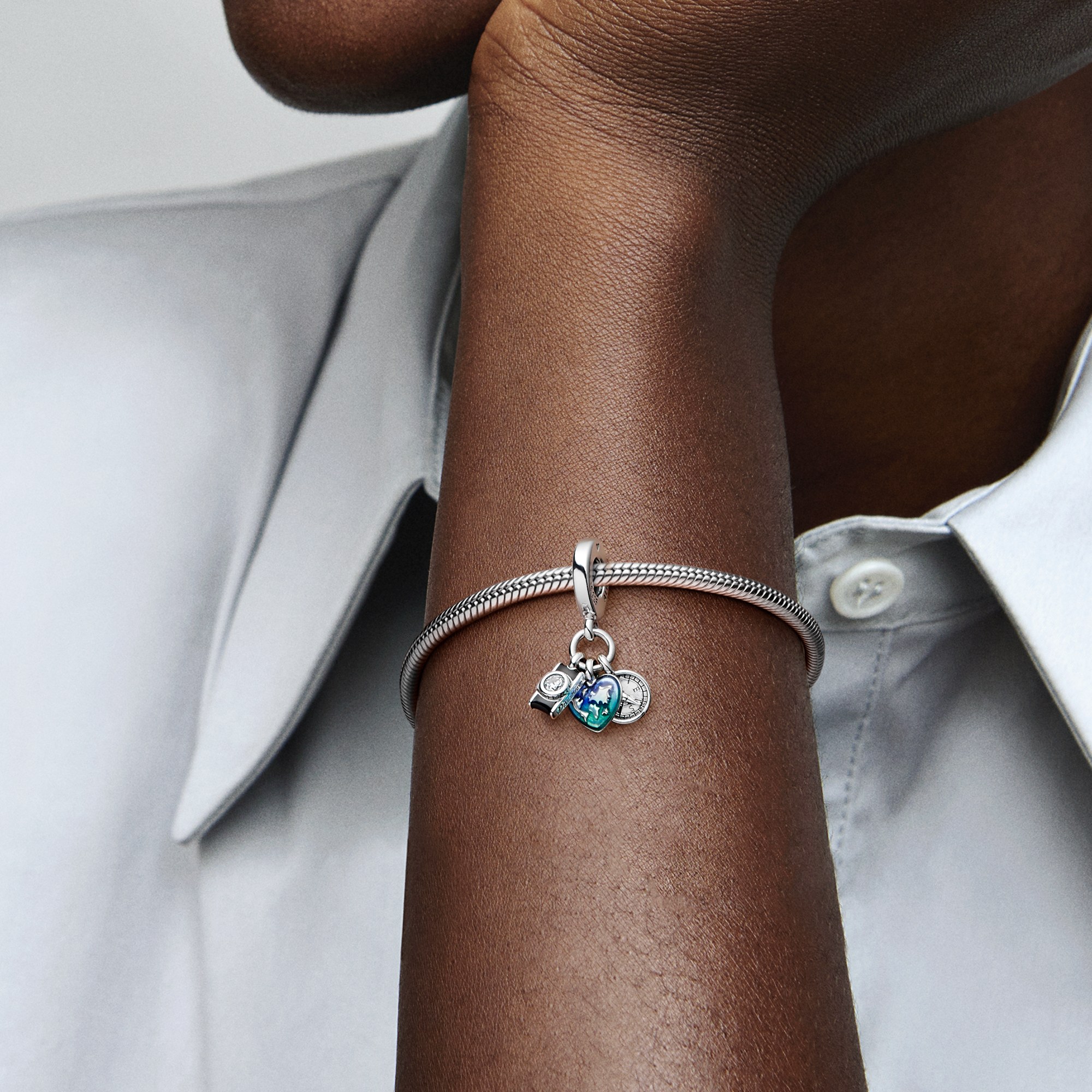 Pandora Kamera Herz & Kompass Dreifacher Charm-Anhänger - Sterling Silber – Ansicht 4