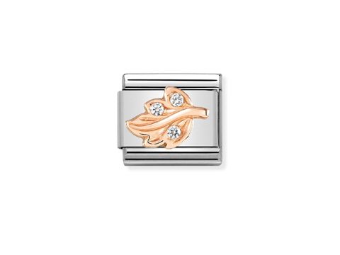 NOMINATION Classic Roségold 430305 15 zeigt ein charmantes weißes Blattdesign mit drei funkelnden Steinen, eingefasst in edlem Edelstahl. Ideal für individuellen Schmuck.