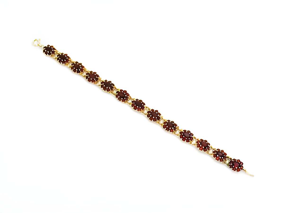 Granat Armband 18,5 cm aus vergoldetem Silber mit Granatschmuck, gefertigt von Juwelier Harnisch, elegant und zeitloses Design. Ideal für besondere Anlässe oder als Schmuckstück für den Alltag. – Ansicht 2