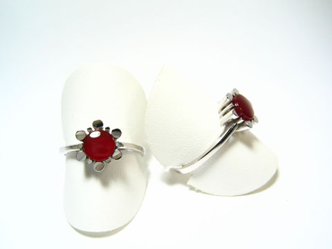 Silber Ring rhodiniert mit rotem braunem Karneol im 70er Look, Hersteller Juwelier Harnisch, Ringe verstellbar, elegant und zeitlos. Ideal für jeden Anlass.
