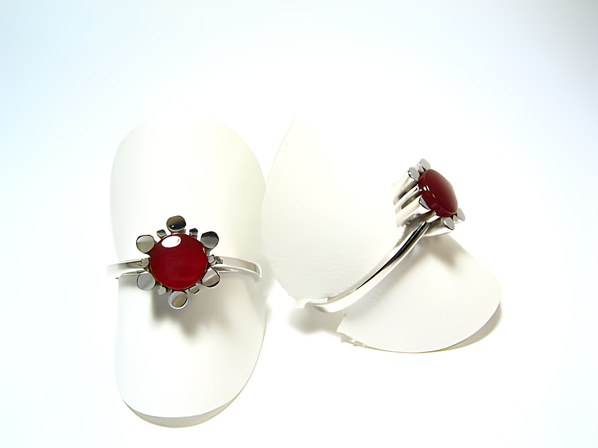 Silber Ring rhodiniert mit rotem braunem Karneol im 70er Look, Hersteller Juwelier Harnisch, Ringe verstellbar, elegant und zeitlos. Ideal für jeden Anlass.