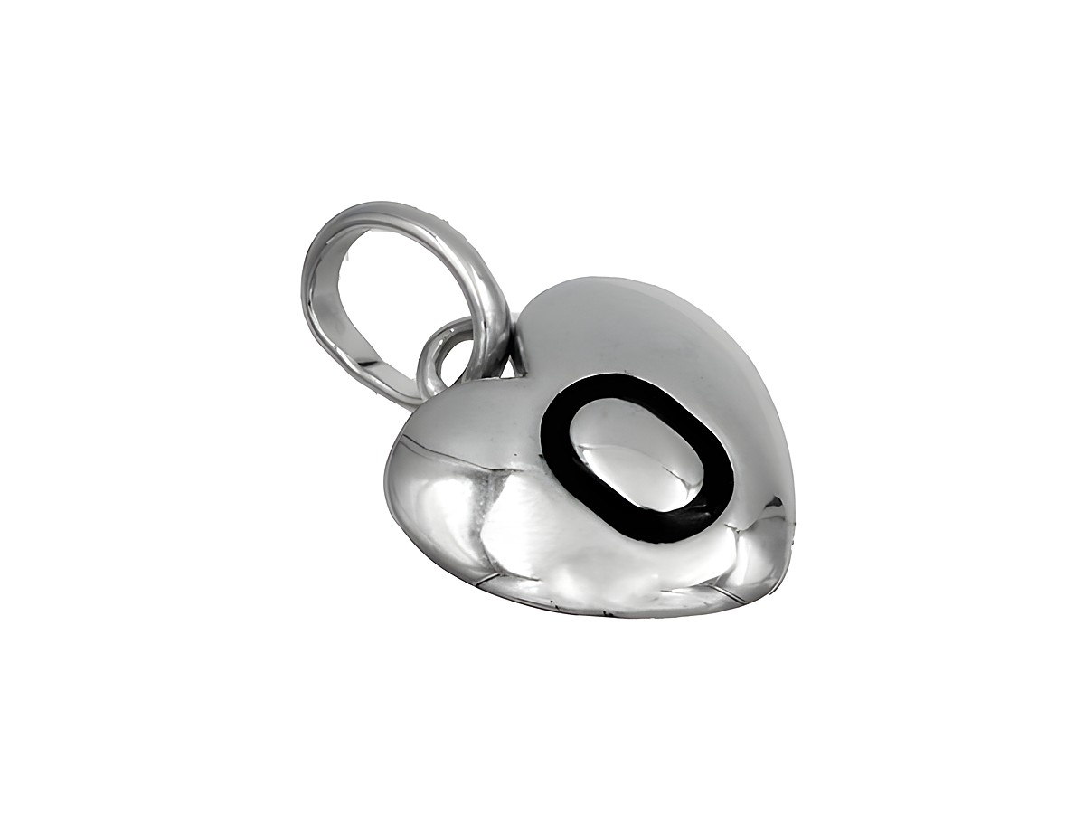 Herzanhänger aus 925 Sterling Silber mit polierter und rhodinierter Oberfläche sowie einem eingeprägten Buchstaben O, hergestellt von Juwelier Harnisch, ideal für Kinder.