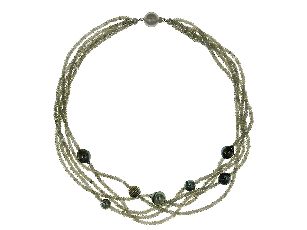 Steinkette 5-reihig mit Tahiti-Perlen und Labradorit in grau und grün, 8 bis 10,5 mm, Länge 45 cm, vom Hersteller Juwelier Harnisch, ein farbenfrohes Accessoire. – Ansicht 3