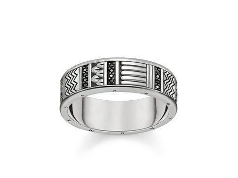 Ring von Thomas Sabo, Modell TR2108-643-11-54, aus geschwärztem Silber, Größe 54, verziert mit Zirkonia und einzigartigen Mustern. Elegantes Accessoire für jeden Anlass.