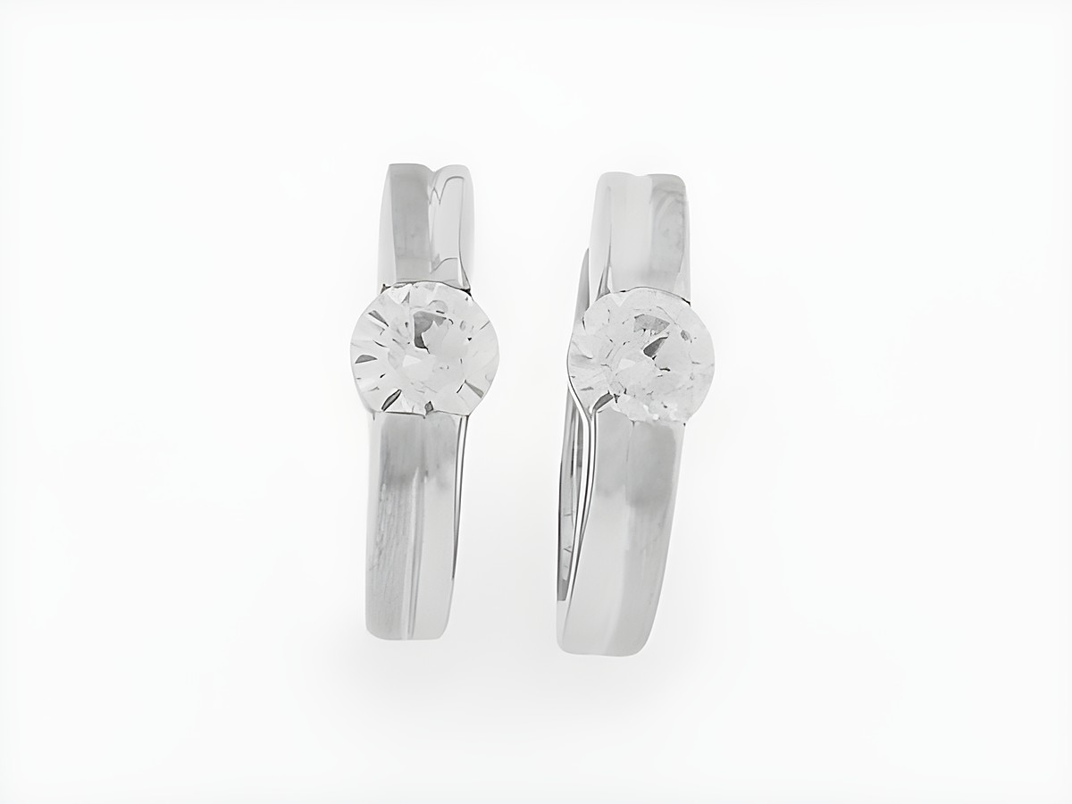 Silber rhodierte Creolen in rundem, zeitlosem Design, teilmattiert mit Zirkonia, Hersteller Juwelier Harnisch, bis 15 mm. Elegant und vielseitig kombinierbar.