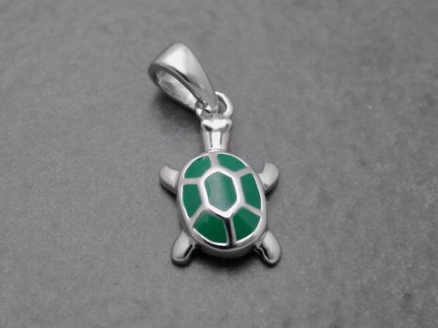 Schildkröte lackiert - Sterling Silber Anhänger - Lack Grün, Hersteller Juwelier Harnisch, für Kinder, niedliches Design mit detaillierter Darstellung einer Schildkröte in grüner Farbe.