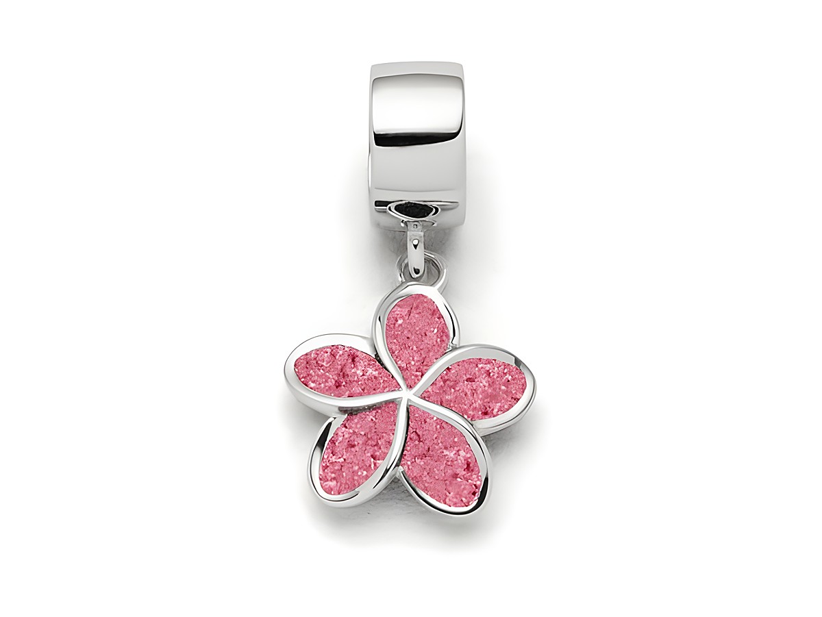 Sterling Silber Charm in Form einer Plumeria-Blüte mit rosa Steinsand in den Blütenblättern, ideal für Schmuckliebhaber. Hergestellt von DUR.