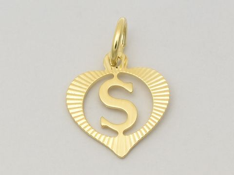 Herz Anhänger mit dem Buchstaben S aus 333 Gold, diamantiert, von Juwelier Harnisch, elegantes Design und hochwertiger Glanz. Perfekt als persönliches Geschenk oder Schmuckstück.