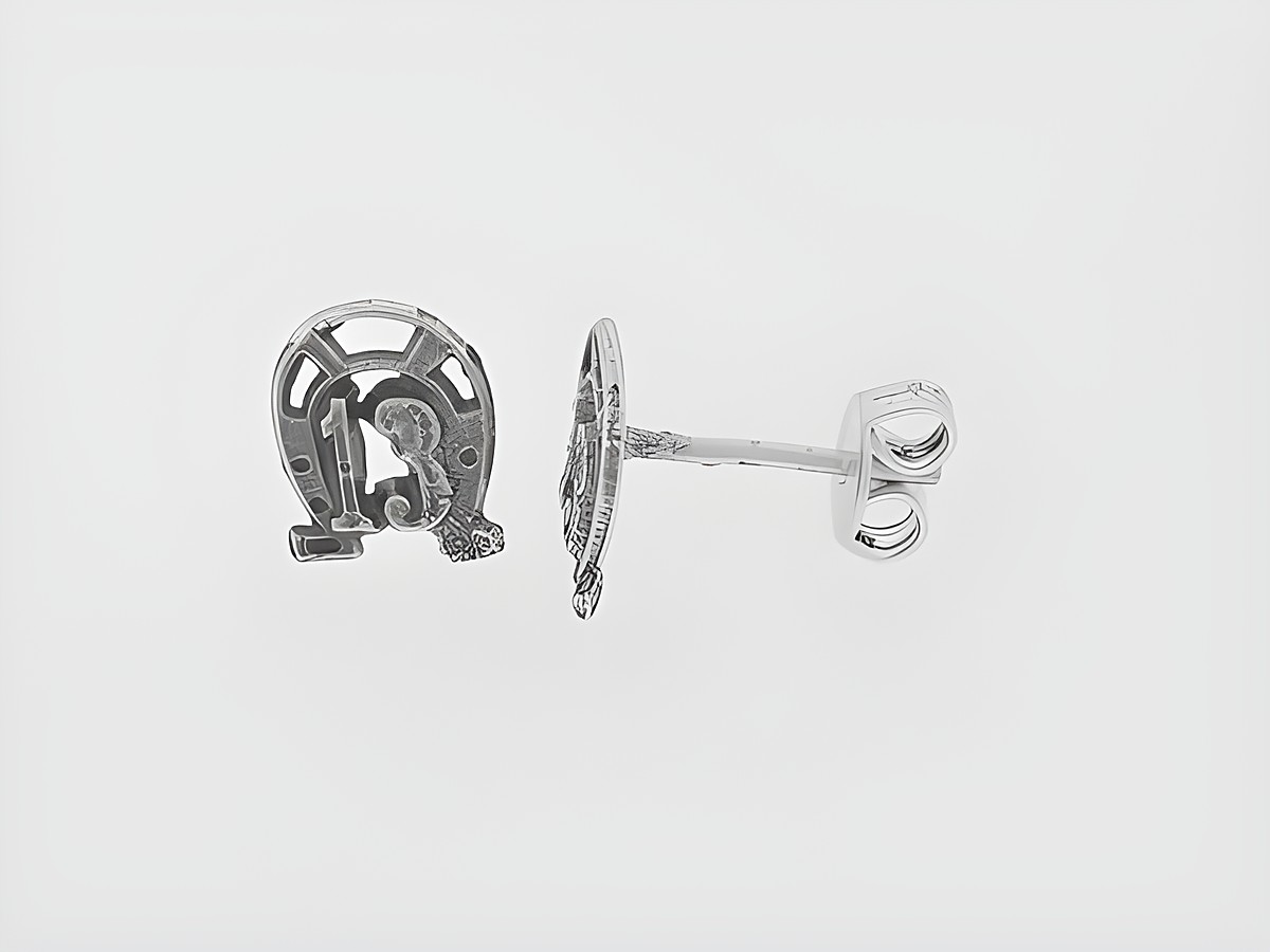 Hufeisen 925 Sterling Silber Ohrringe in Form von Steckern, präsentiert von Juwelier Harnisch, ohne Stein, symbolisieren Glück und sind elegant und schlicht gestaltet.
