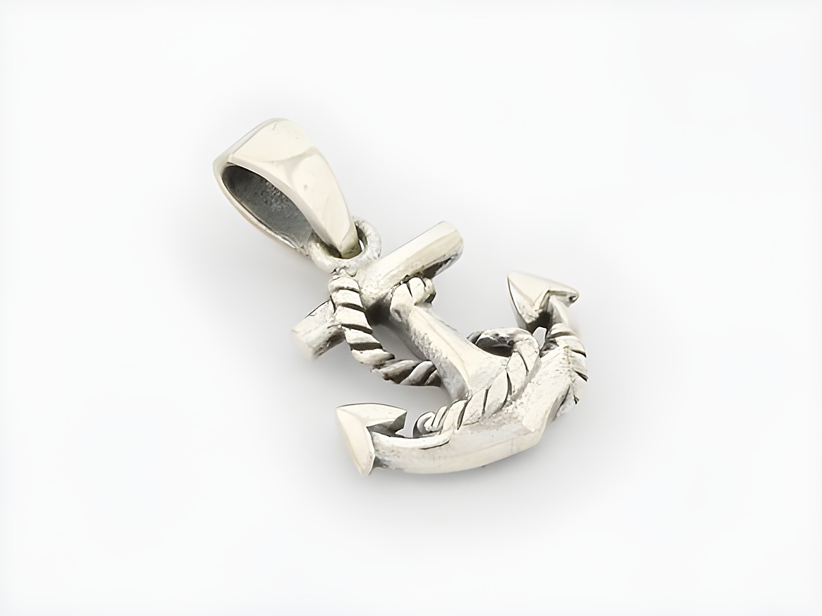Anhänger in Form eines Ankers mit Seil aus Sterling Silber, klassisches Design, hergestellt von Juwelier Harnisch, ideal für maritime und seefahrtsaffine Schmuckliebhaber.