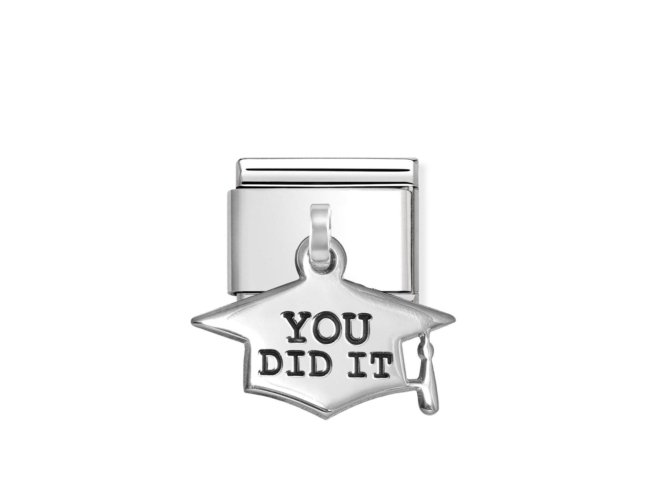 Charm Anhänger aus Sterling Silber in Form eines Doktorhuts mit der Gravur YOU DID IT, von Nomination, ideal als besondere Auszeichnung für graduierte Personen.