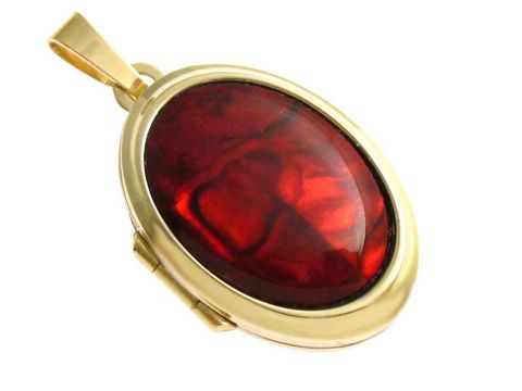 Perlmutt Cabochon in rot in einem Gold 585 Medaillon, Hersteller Juwelier Harnisch, elegantes Schmuckstück für besondere Anlässe, zeitlose Eleganz in edlem Design.