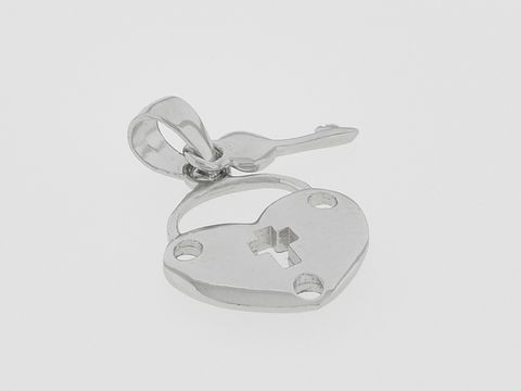 Silber Anhänger in Herzschlossform mit einem kleinen Schlüssel, niedlich und klar, Hersteller Juwelier Harnisch, plastisch gestaltet. Perfect für romantische Schmuckstücke.