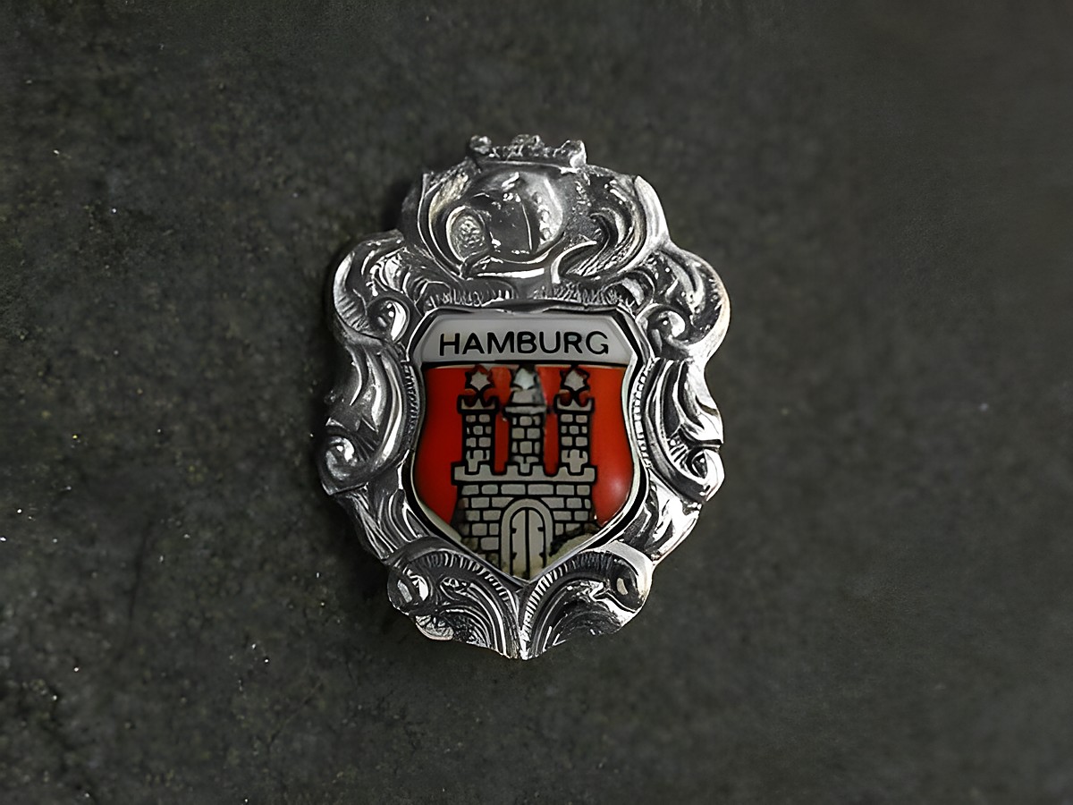 Wappen Brosche aus echtem Silber mit dem Hamburger Wappen, groß gestaltet. Hersteller: Juwelier Harnisch. Ideal als Hamburg Souvenir.