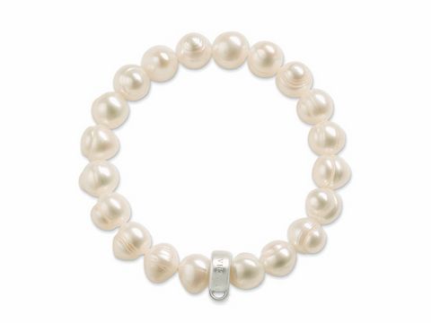Silbernes Charms Carrier Armband von Thomas Sabo mit Zuchtperlen, geeignet für Handgelenke bis 16 cm, elegantes und zeitloses Schmuckstück.