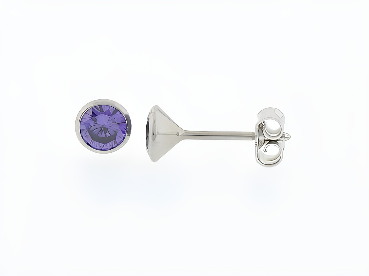 Silber Ohrringe in Kelch-Form, Durchmesser 5,2 mm, mit lila Zirkonia, Hersteller Juwelier Harnisch, elegante Stecker mit funkelndem Detail.